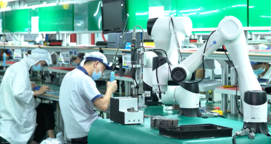 CRA 系列協作機器人，VX500 智能相機-越疆協作機器人如何幫助電池生產模式由 “剛” 轉 “柔” ？